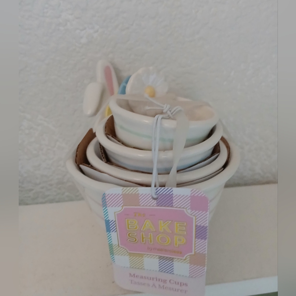 Spring Measuring Cups Set